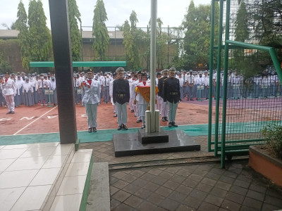 Tim Paskibra dan Penggerek Bendera SMA Negeri 92 Jakarta