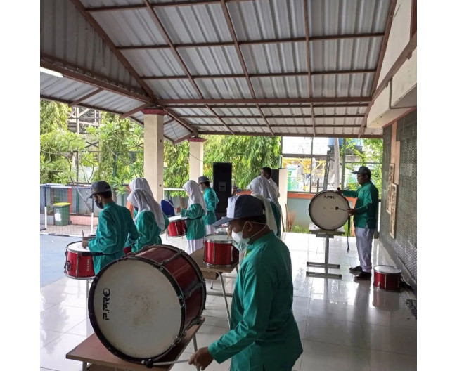 Pertunjukan Drum Band