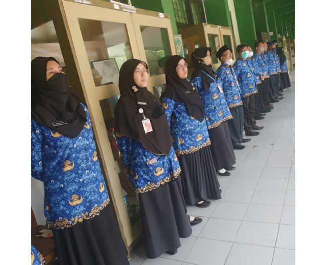 Upacara Peringatan Hari Pahlawan