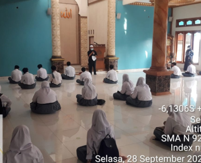 Pengarahan Wakil Kesiswaan untuk Peserta ANBK Hari Kedua