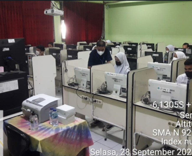 Pelaksanaan Kegiatan ANBK Hari Kedua di Lab Komp. 2